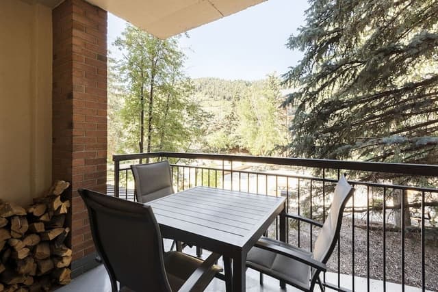 Condo, 5 Bedrooms