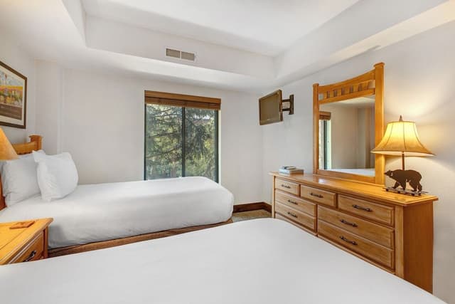 Condo, 2 Bedrooms
