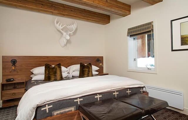 Standard Room, 1 Queen Bed