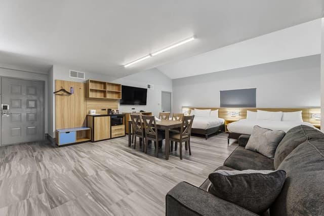 Family Suite, Multiple Beds, Non Smoking