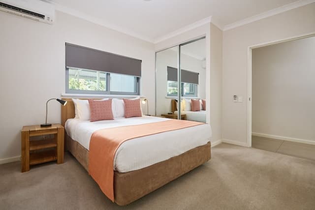 Two Bedroom Apartment with Courtyard