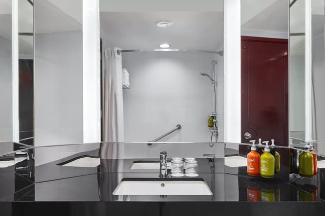 Suite, 1 King Bed, Club Lounge Access (High Floor)