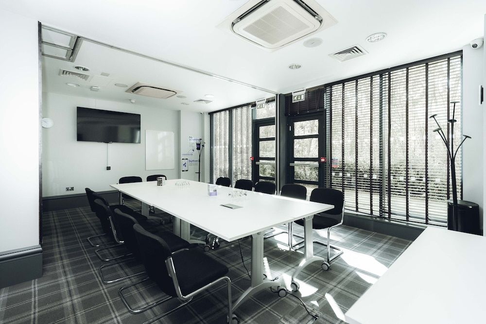 Village Prem Manchester Ashton - Hotel & Leisure C3