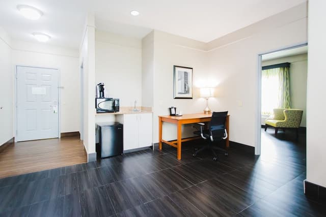 Family Single Room