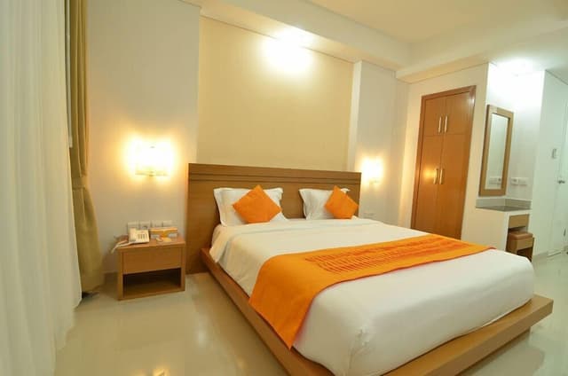 Deluxe Double Room, Pool View