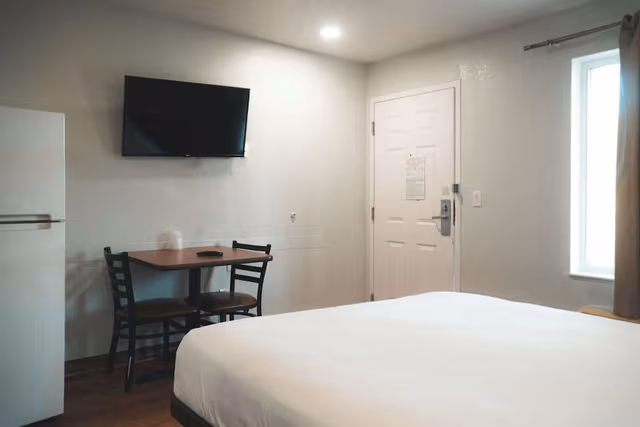 Standard Room, 1 Queen Bed, Non Smoking