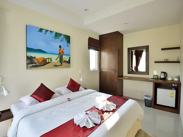 Deluxe Double Bed