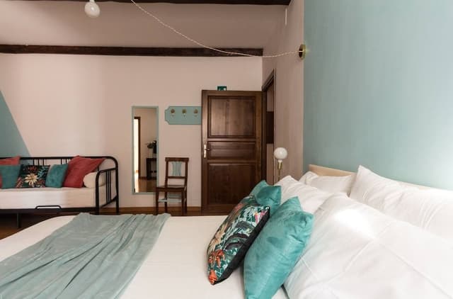 Senior Suite, 1 Queen Bed, City View (Quintuple)