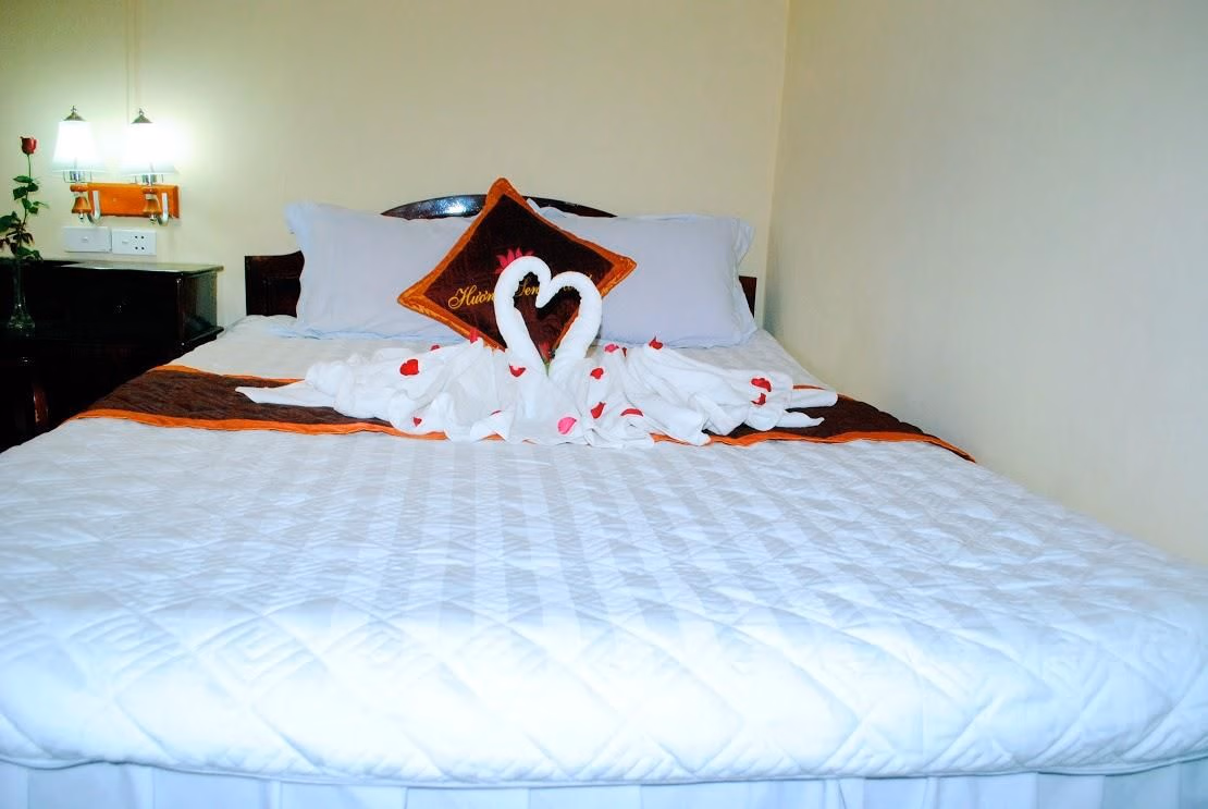 โรงแรมโลตัส (Lotus Hotel)4