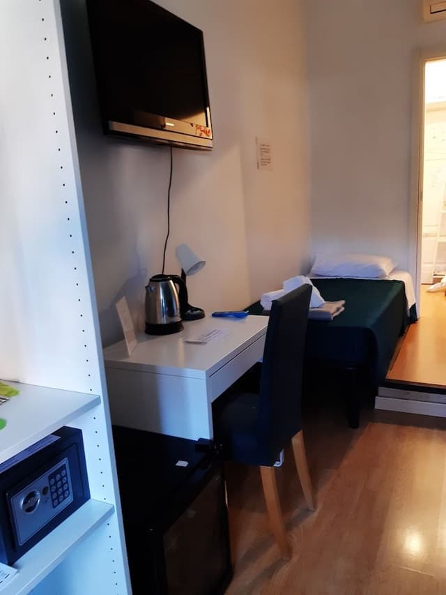 Triple Room (Green)