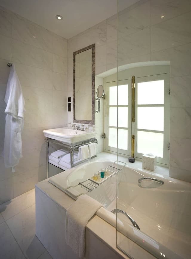 Upper Floor Suite, 1 King Bed