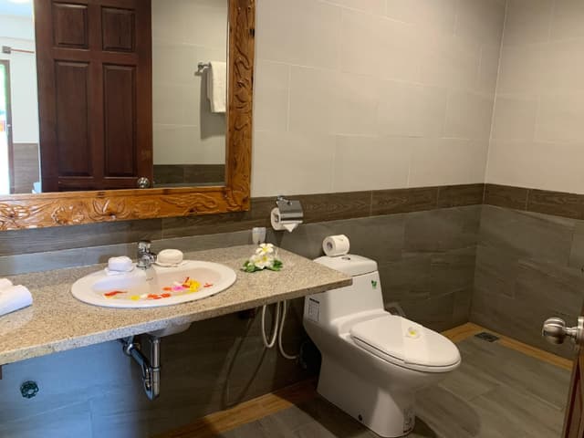 Superior Suite for 4 People with Pool Access - Breakfast, Cake, Extra Bed Included