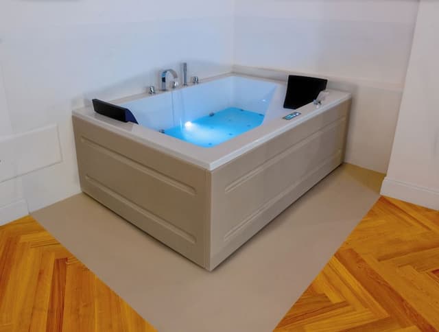 Luxury Room, Hot Tub, Annex Building