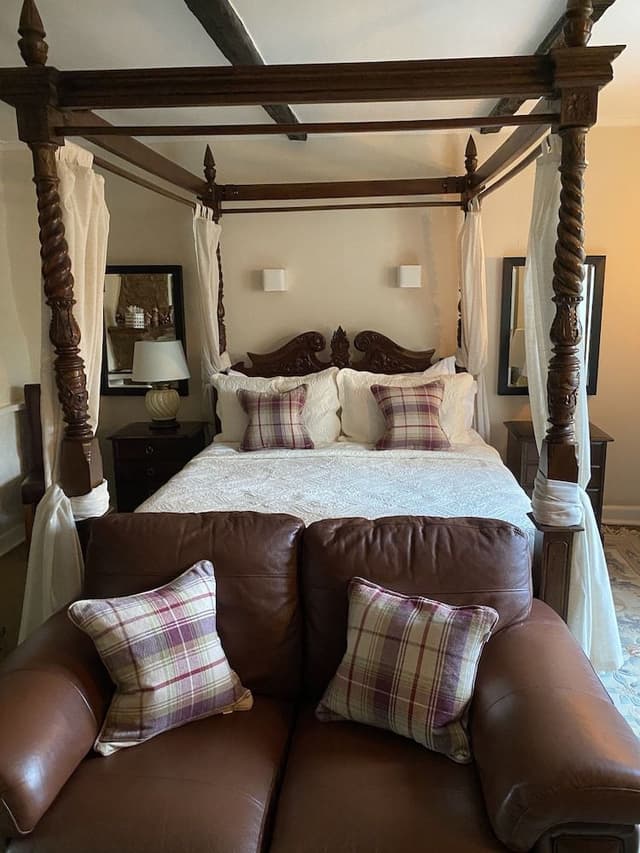 Honeymoon Room