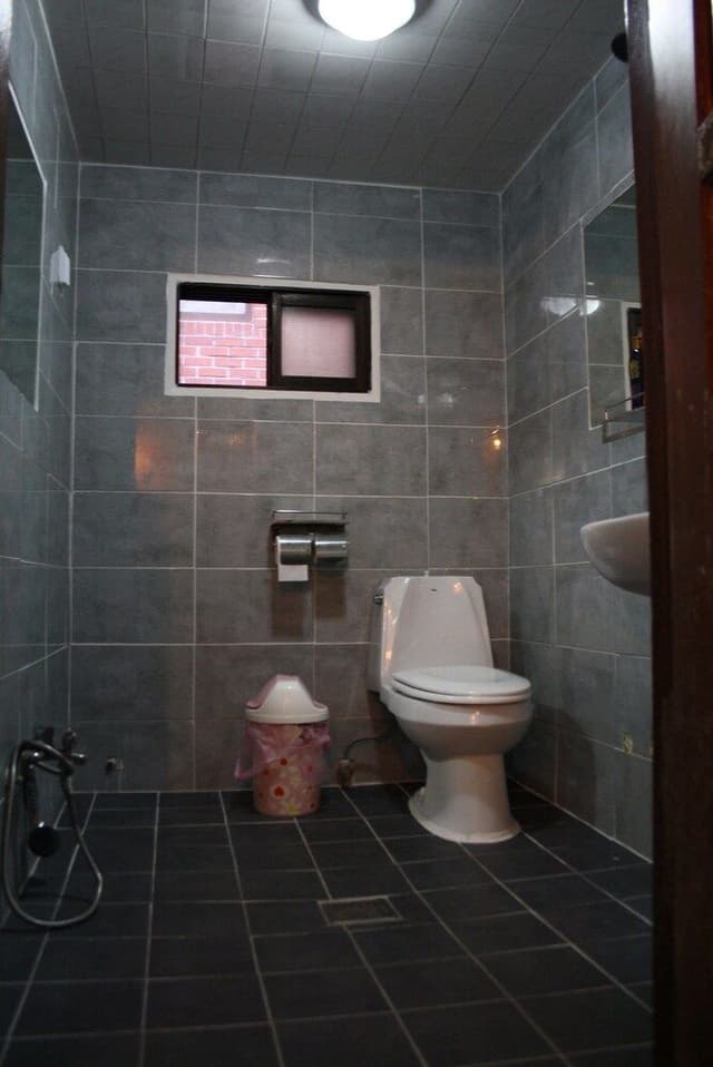 Shared Dormitory, Women only, Shared Bathroom (6-person, Foreigners only)