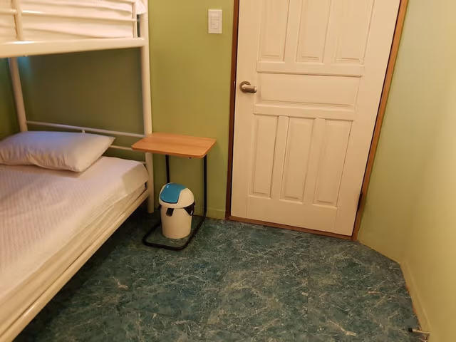 Bunk Twin, Shared Bathroom (Foreigners only)