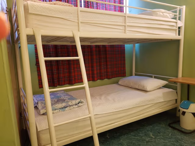 Bunk Twin, Shared Bathroom (Foreigners only)