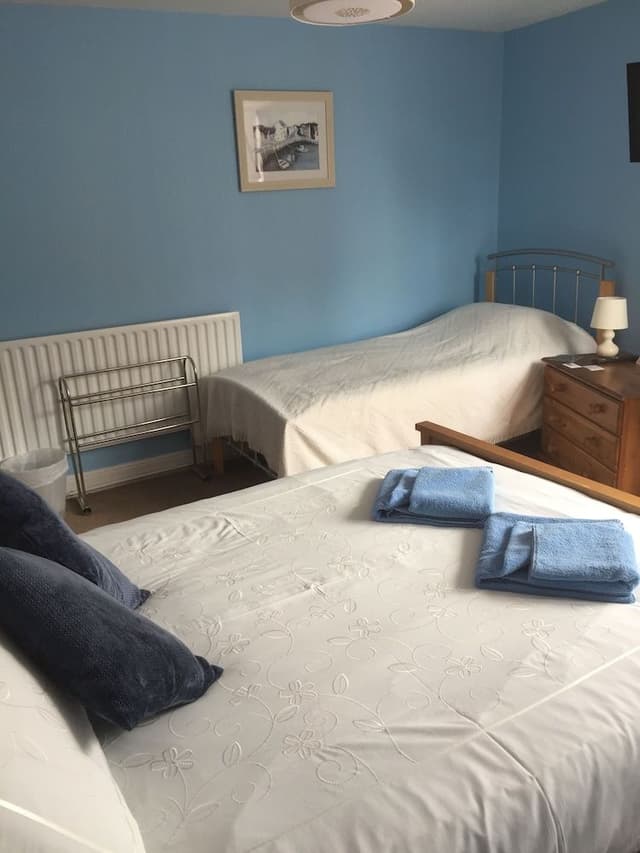 Family Room, Ensuite (2nd Floor)