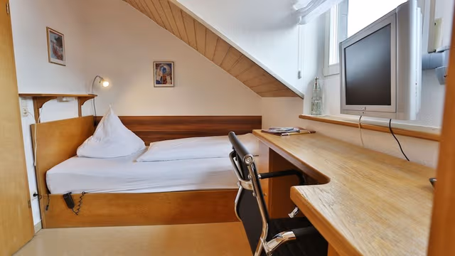 Economy Single Room