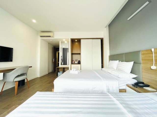 Grand Double or Twin Room, City View