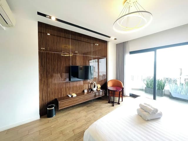 Executive Room, City View