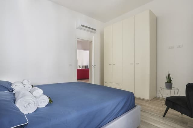 Basic Apartment, Multiple Beds