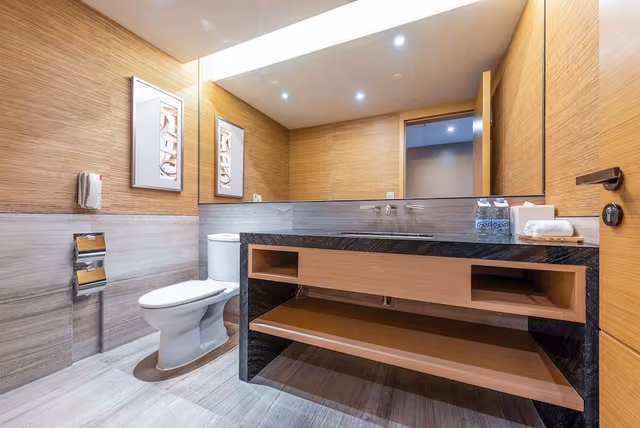 Deluxe Seaview Suite