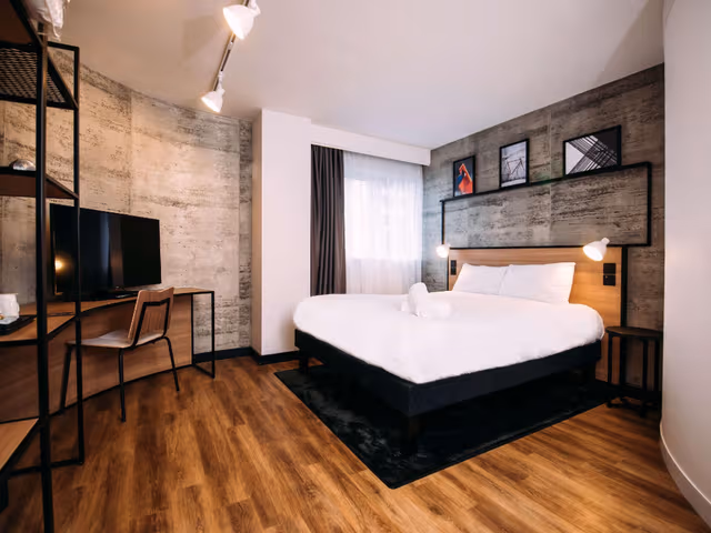 Double With 1 Double Bed