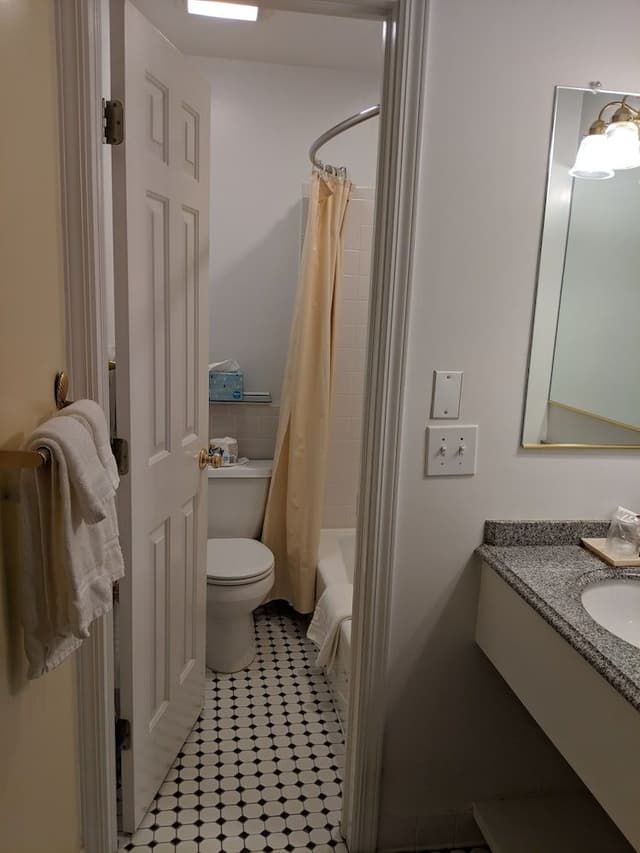 Premium Room, 1 Queen Bed, Fireplace, Pool View