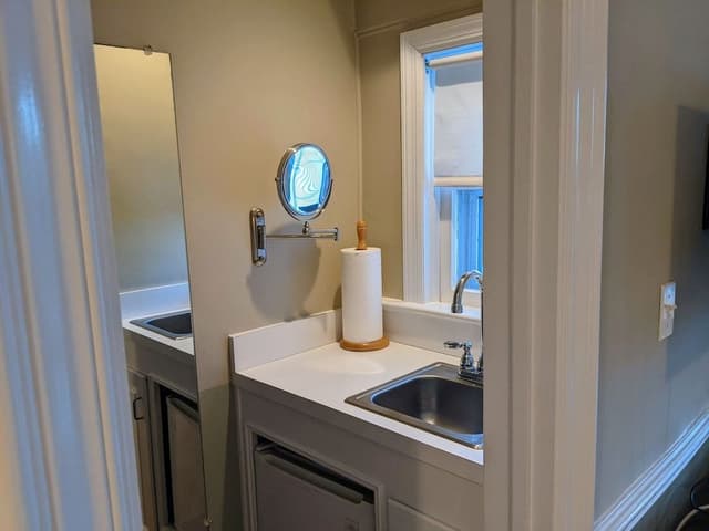 Premium Room, 1 Queen Bed, Fireplace, Pool View