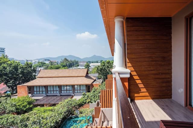 Pool View Deluxe King - Free Transfer to Hua Hin Beach