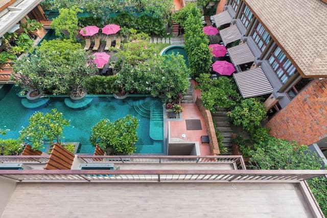 Pool View Deluxe King - Free Transfer to Hua Hin Beach