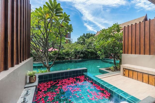 Jacuzzi Pool Access - Free Transfer to Hua Hin Beach