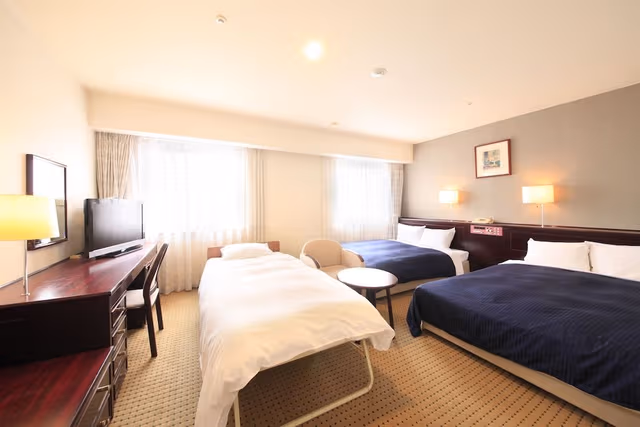 Superior Twin Room, Smoking (with extra bed)