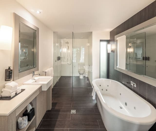 Privilege, Room, 1 King Bed, Balcony, Golf View
