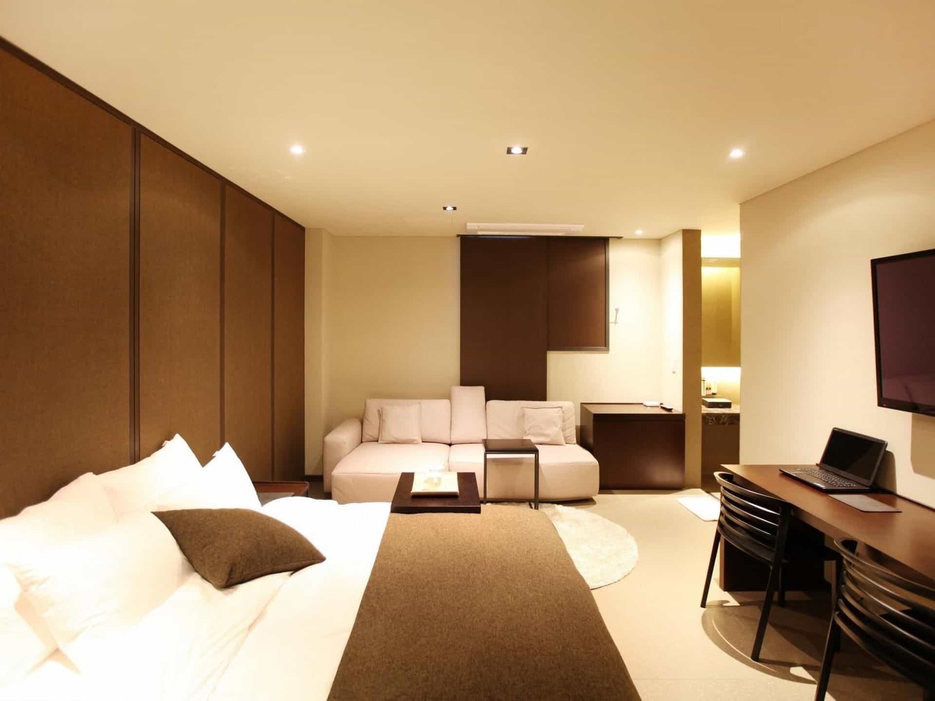 โรงแรม ไวน์ โรงแรม ไวน์