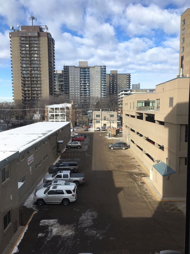 Executive Suite, City View