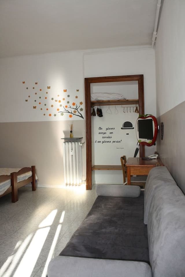 Basic Double or Twin Room, 1 Bedroom, Courtyard Area