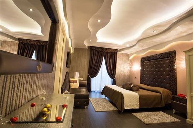 Suite, Hot Tub