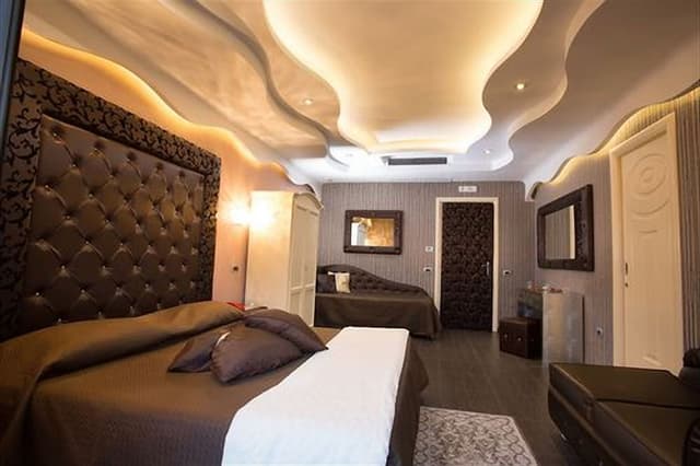 Suite, Hot Tub