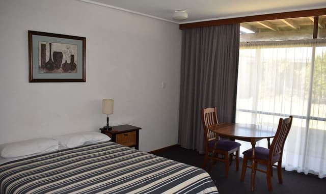 Standard Room, 1 Queen Bed