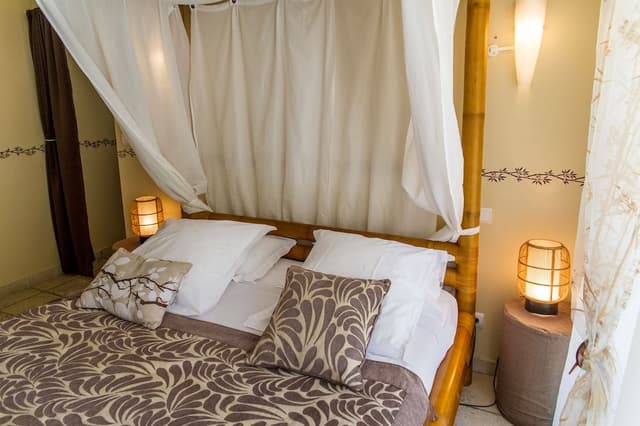 Adjoining Rooms