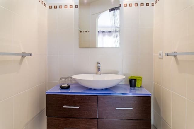 Adjoining Rooms