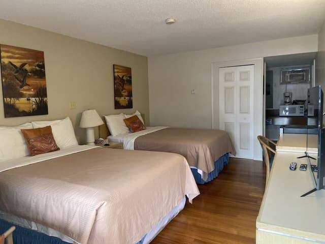 Double Room, 2 Queen Beds