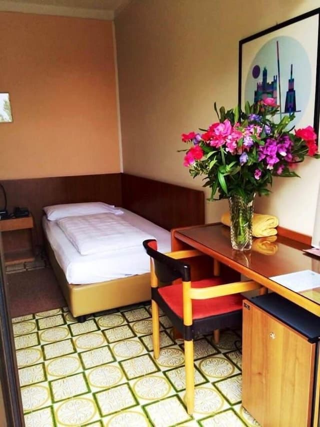 Single Room, Balcony