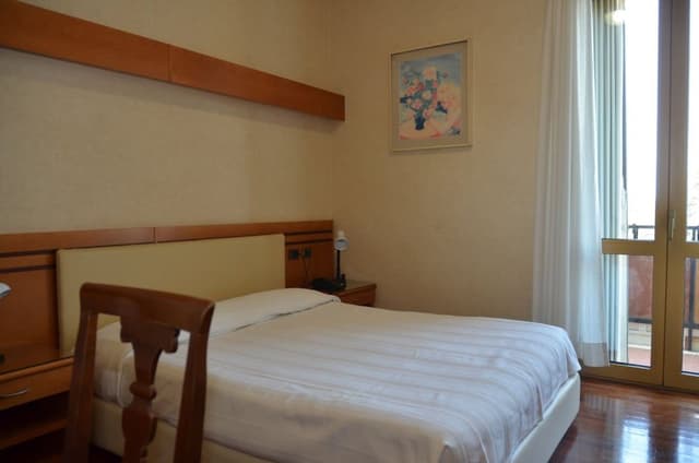 Family Room, Connecting Rooms