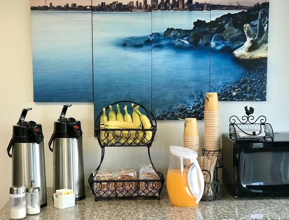 Sea-Tac Airport Value Inn3