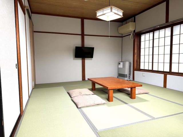 Japanese-Style Room 196 ft2, Private Toilet and Private Shower (No parking is provided)