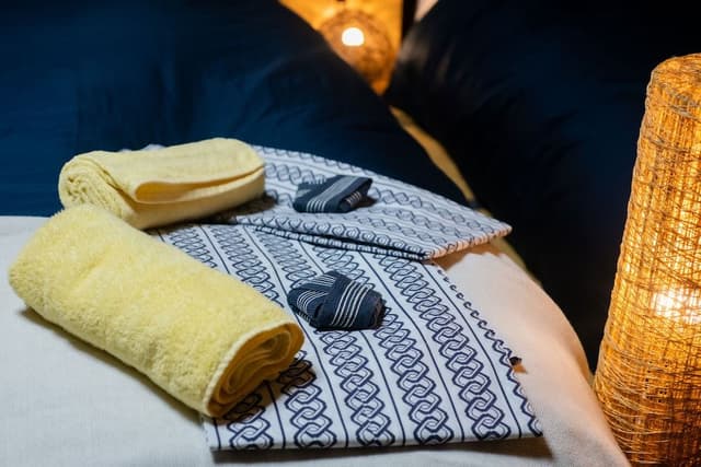 Western Style Twin Room with Shared Toilet and Bathroom