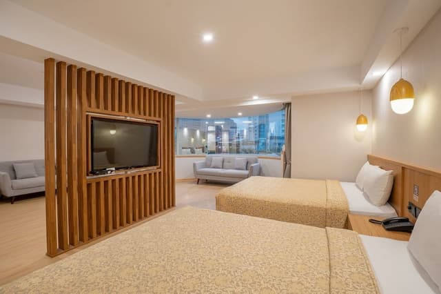 Deluxe Suite